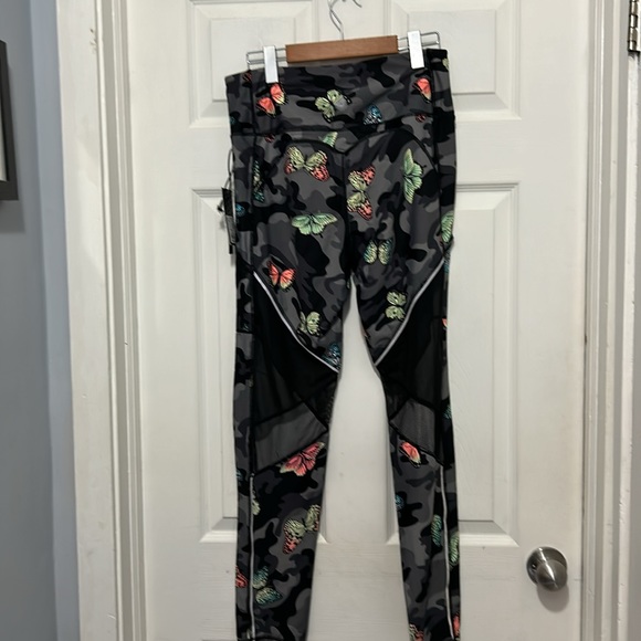 SOMMER RAY NWT butterfly butt lift leggings. Size XL - Picture 4 of 10
